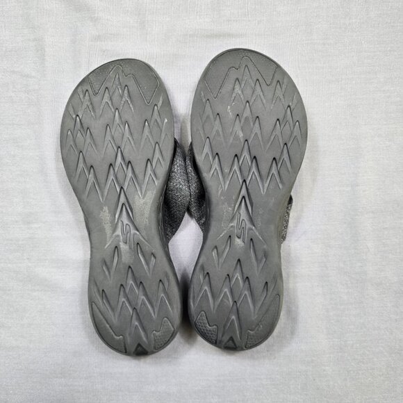 Skechers Goga Max Flip-Flops Sandals Womens Size 10 Black Lightweight Comfort - Picture 6 of 6